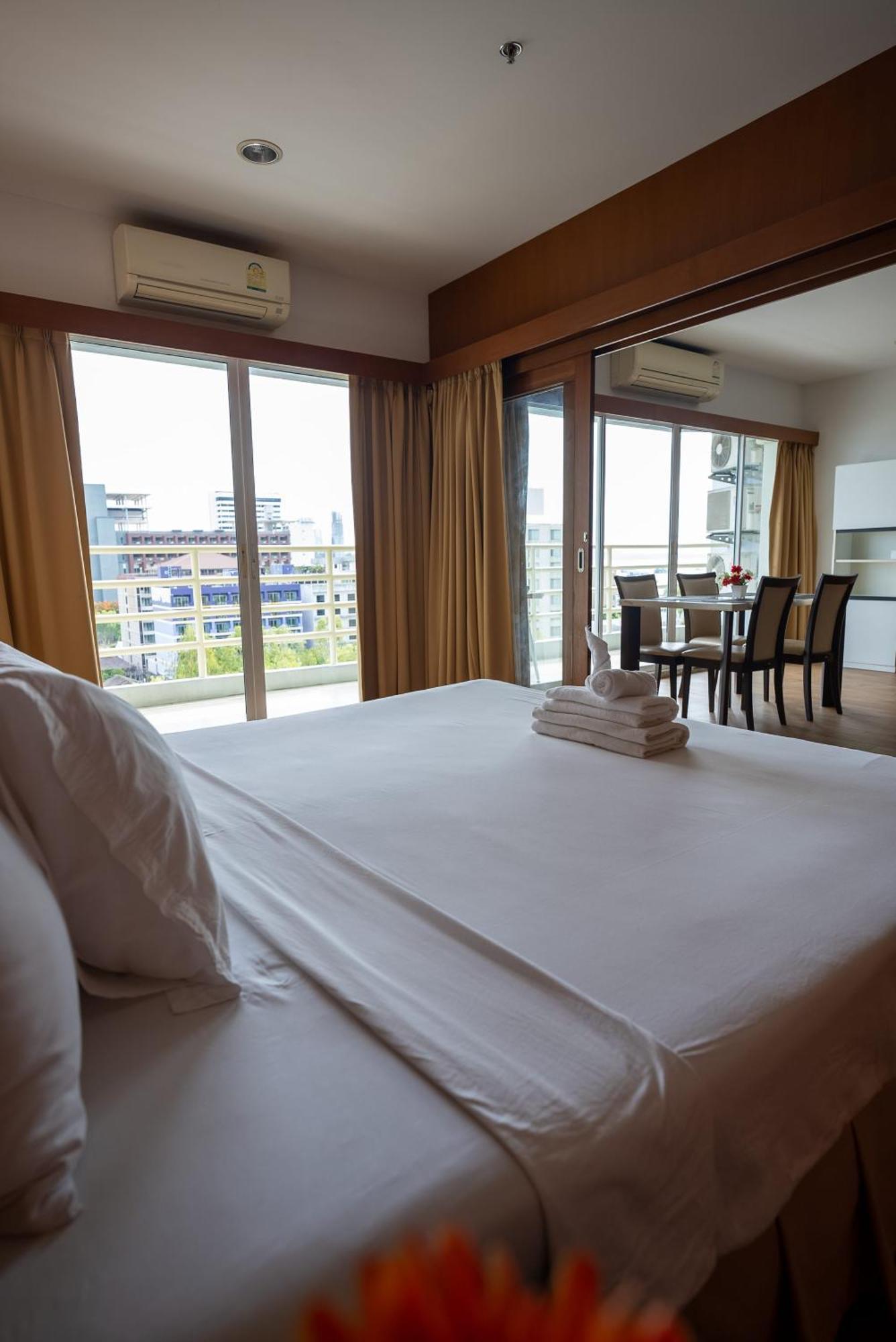 Hotel Vtsix At View Talay 6 Pattaya Exterior foto