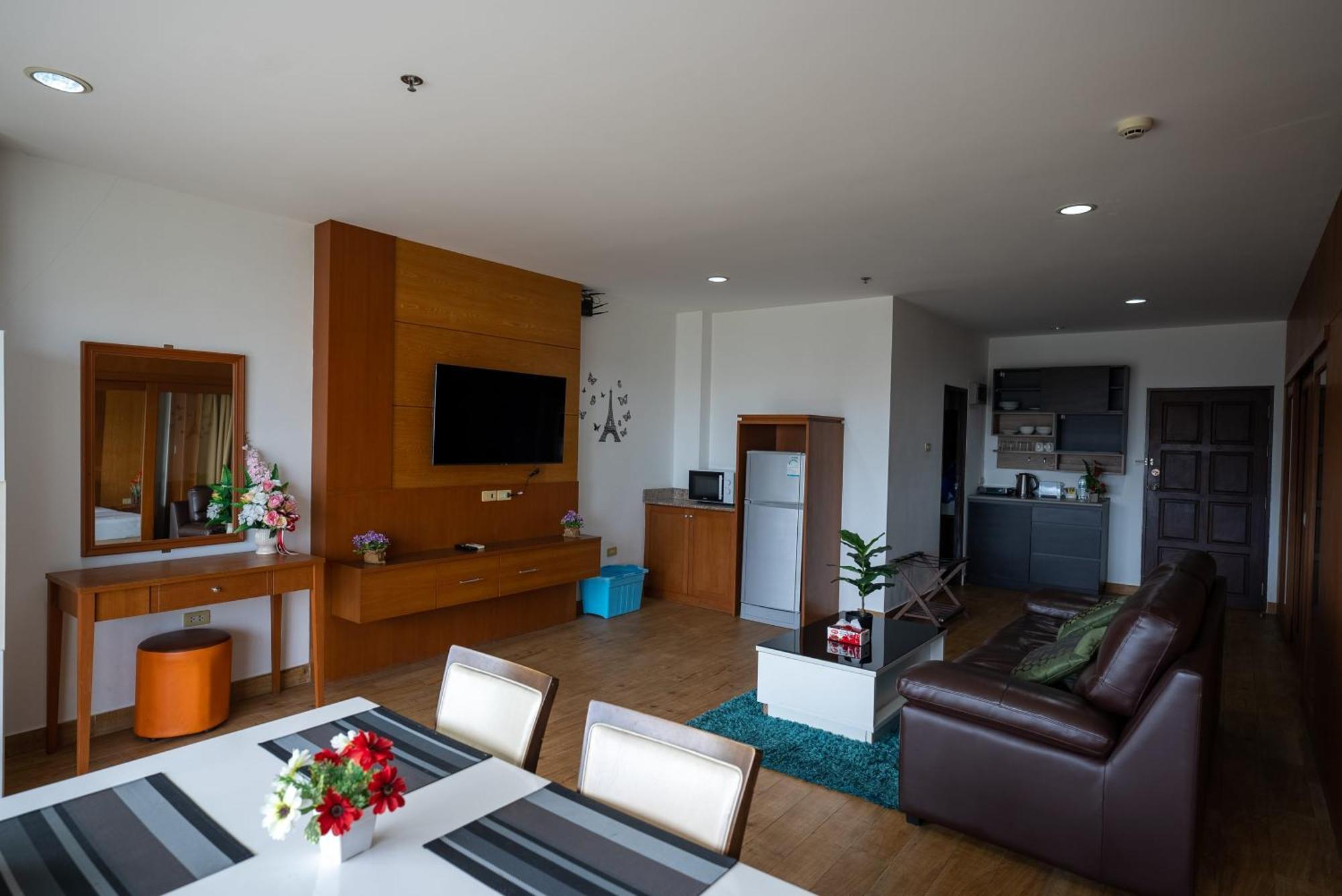 Hotel Vtsix At View Talay 6 Pattaya Exterior foto